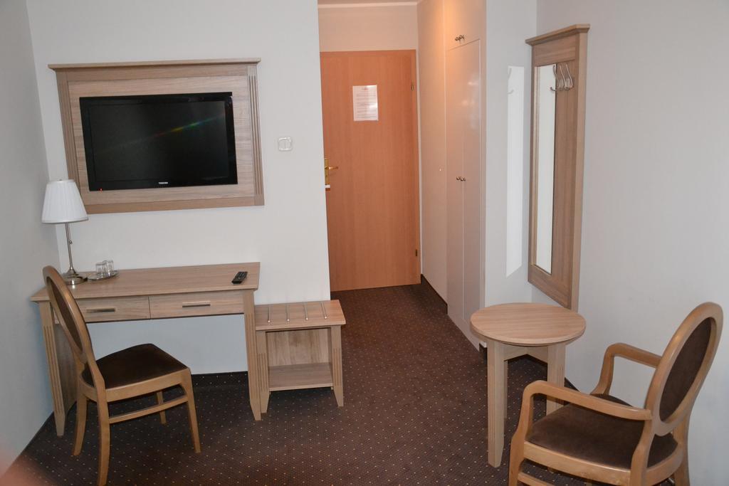 Hotel&Restauracja Zlote Runo Gora Kalwaria Room photo