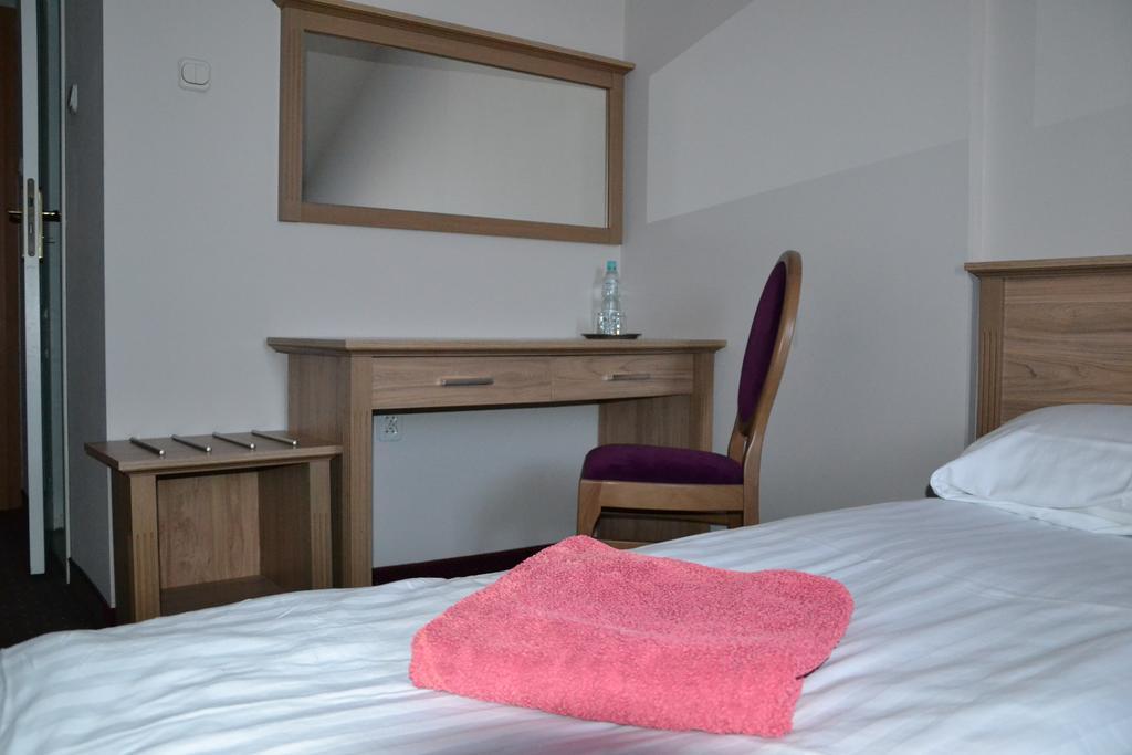 Hotel&Restauracja Zlote Runo Gora Kalwaria Room photo