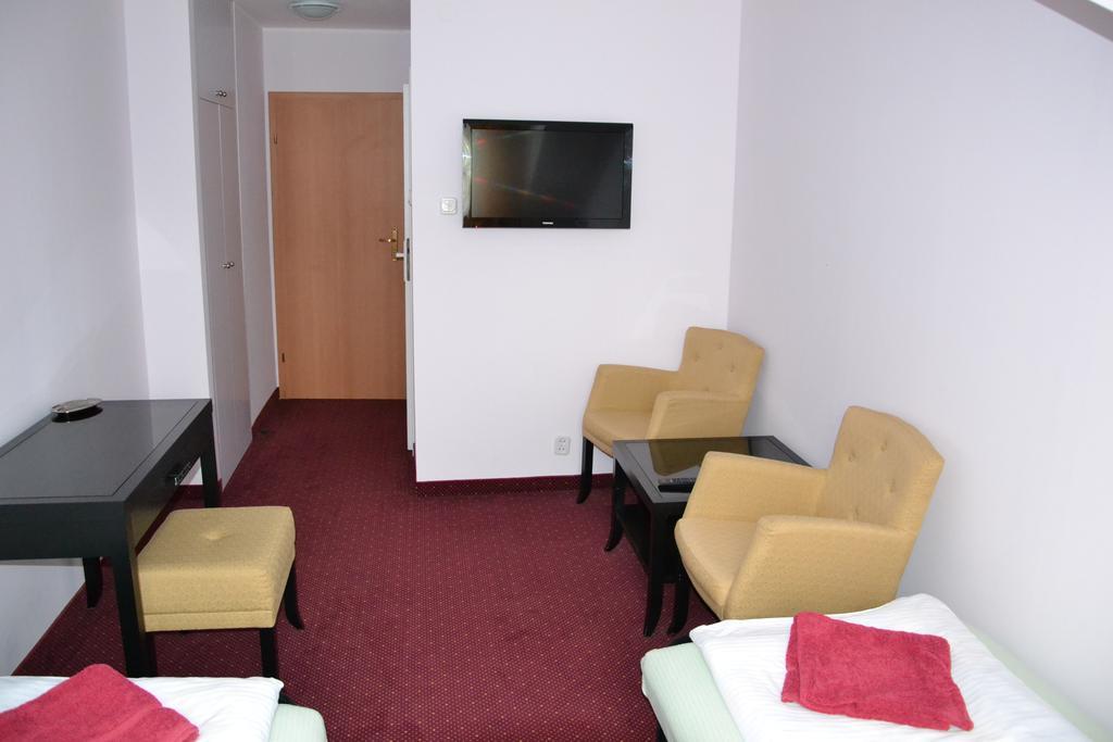 Hotel&Restauracja Zlote Runo Gora Kalwaria Room photo