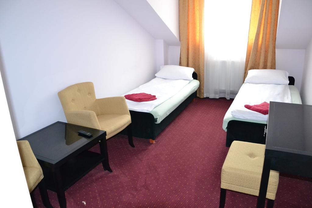 Hotel&Restauracja Zlote Runo Gora Kalwaria Room photo